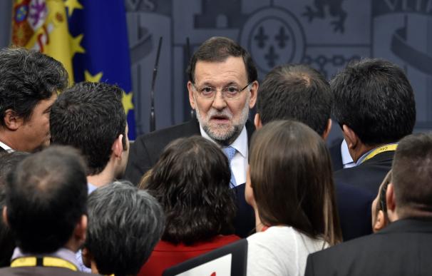 El presidente del Gobierno, Mariano Rajoy, tras una rueda de prensa en Moncloa.