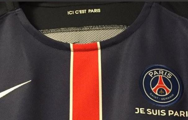 La camiseta del PSG para homenajear a los muertos en París