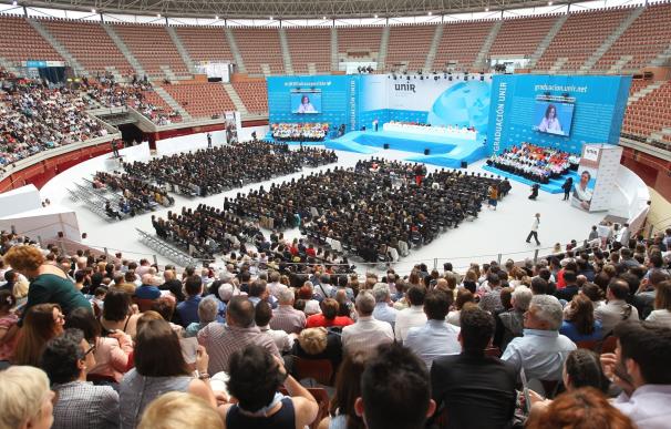 Los graduados de UNIR viven una inolvidable ceremonia arropados por miles de familiares y amigos