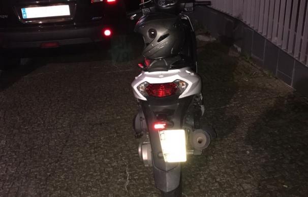 Detenidos dos individuos por robar un ciclomotor en una pizzería en Culleredo (A Coruña)