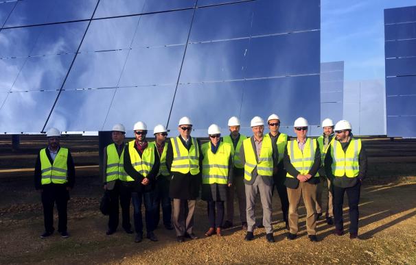 Abengoa Masdar y EDF Energy visitan la Plataforma Solúcar