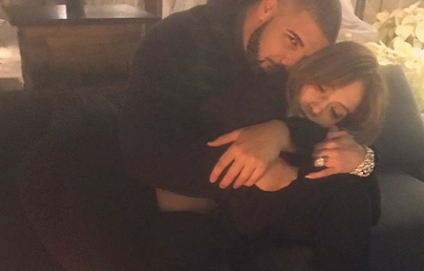 Jennifer Lopez cuelga en Instagram una foto junto a Drake y Rihanna la deja de seguir