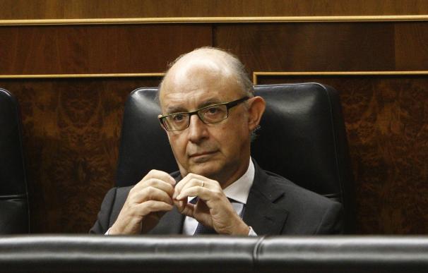 El PSOE formaliza la reprobación de Montoro por la amnistía fiscal, que se votará el martes en el Congreso