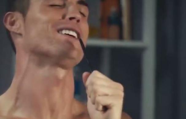 Cristiano Ronaldo felicita las fiestas cantando un villancico
