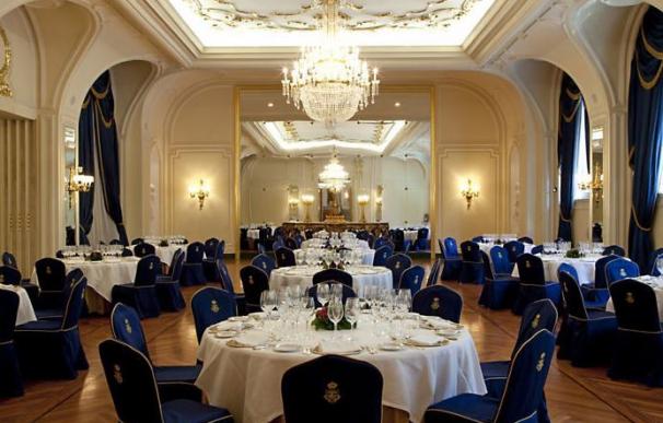 Celebrar la nochevieja en el Ritz o el Palace de 585 euros a 730 euros el cubierto
