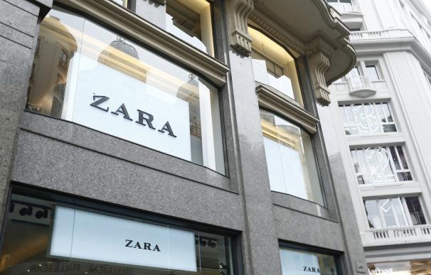 Inditex inaugura una 'macrotienda' Zara en el centro de Barcelona en plena campaña navideña