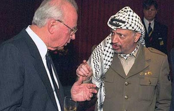 Isaac Rabin y Yasir Arafat / AFP