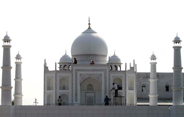 Construyen en la India una réplica del Taj Mahal que se puede transportar