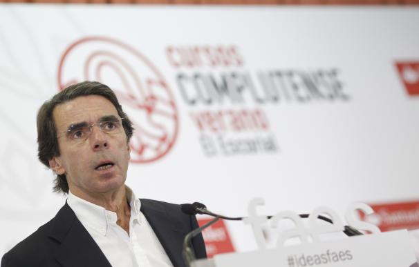 Aznar pide a Rajoy aplicar la ley "con normalidad" ante el referéndum y liderar una alternativa al independentismo