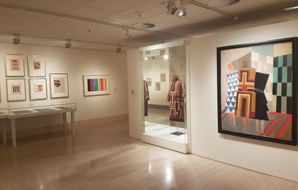 Más de 200 piezas de arte, diseño y moda reflejan el "carácter multimedia" de Sonia Delaunay en el Thyssen-Bornemisza