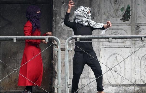 Jóvenes palestinas se unen a la lucha en Cisjordania