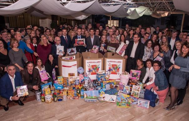 SUMA entrega a Cruz Roja más de 300 kilos de alimentos y 150 juguetes para las familias más desfavorecidas