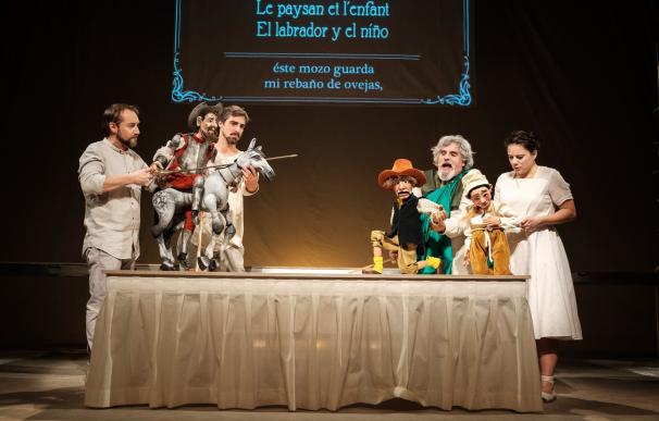 El Grec Festival cuestiona realidad y ficción con un Quijote que mezcla marionetas y actores