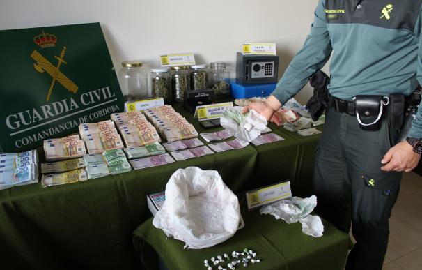 Sucesos.- Desmantelado un supuesto punto de venta de droga en Montoro y dos hermanos detenidos