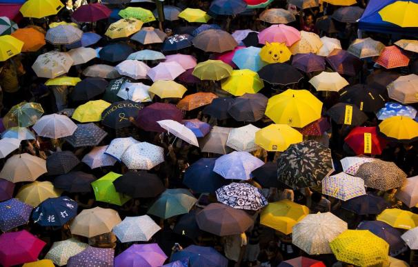 La "revolución de los paraguas" de Hong Kong vive sus horas mas bajas
