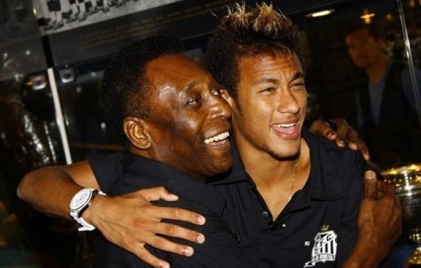 Pelé: "Neymar es más fuerte que Messi y el Santos es mejor que el Barcelona"