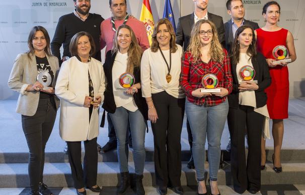 Díaz destaca "el talento, la creatividad, la solidaridad y la entrega" de galardonados en los Premios Andalucía Joven