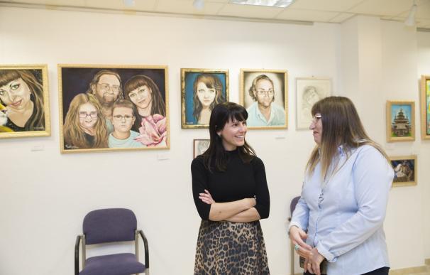 El Espacio de Mujeres acoge una exposición de pintura y madera policromada de Tatiana Samoylovskaya