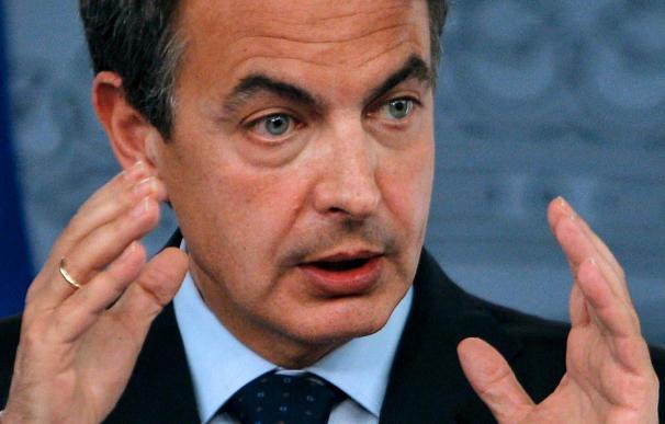 Zapatero asegura que nunca ha pensado dimitir y no desvela su futuro