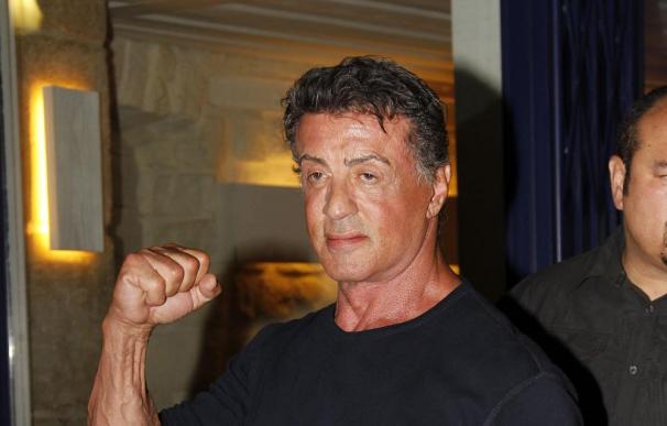 Sylvester Stallone se apoya en el arte para superar la muerte de su hijo