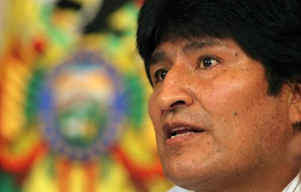 Evo Morales llega en visita oficial a Japón