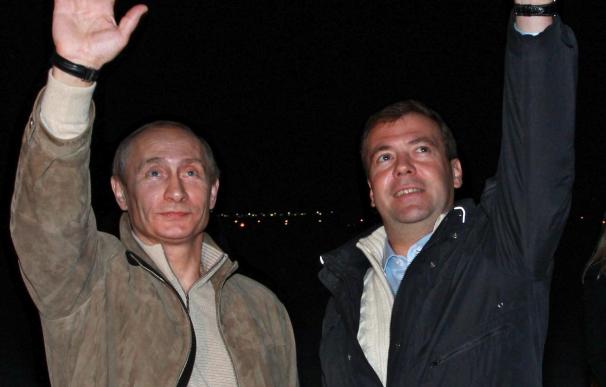 Medvédev se aleja de Putin en vísperas del año electoral