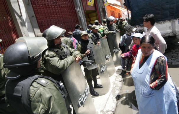 El presidente de Bolivia, Evo Morales, ha dicho que habrá un aumento "significativo" de los salarios después de subir el precio de los carburantes.