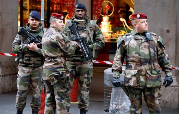 Tres soldados franceses atacados con arma blanca cuando patrullaban en la zona judía de Niza