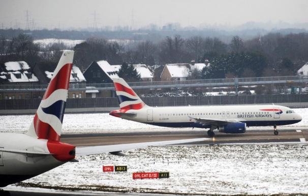 Los aeropuertos europeos vuelven a la normalidad tras el caos por las nevadas
