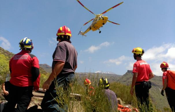 Los bomberos intervienen en el rescate de varios senderistas en Tenerife