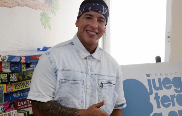 Daddy Yankee saca su lado más solidario con los niños del Hospital de la Paz