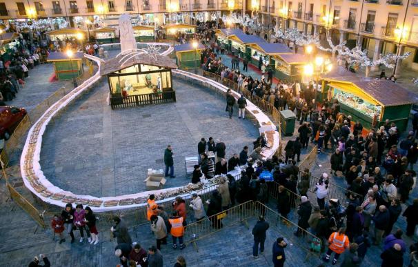 Reparten 6.000 raciones de un Roscón de Reyes de 120 metros en Palencia