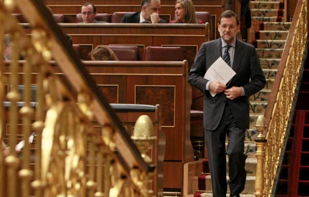 Rajoy dice que la luz sube porque el modelo energético del Gobierno es "demencial"