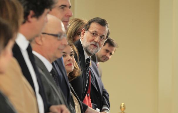El presidente del Gobierno, Mariano Rajoy, con sus ministros. (archivo)