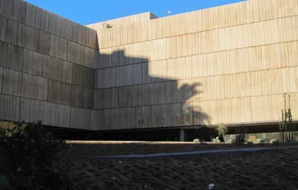 El alcalde propone un acuerdo para que la Junta gestione el Museo Íbero con titularidad municipal