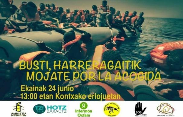 ONGs se mojan este sábado en la playa de La Concha, en San Sebastián, por la acogida de las personas refugiadas