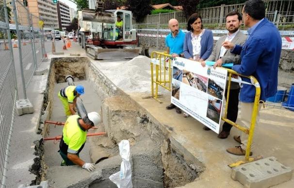 El Ayuntamiento repara la tubería del depósito del Avellano al centro con técnica "novedosa"
