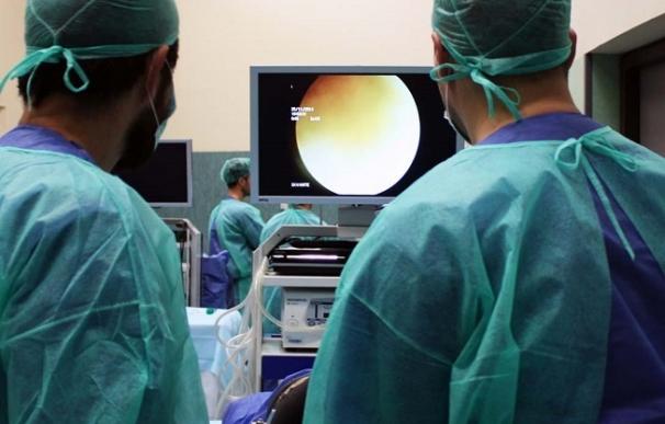 El '12 de Octubre' implanta un corazón artificial permanente en un paciente de 72 años