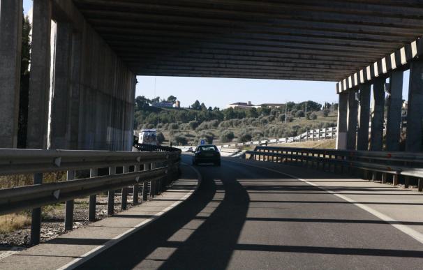 Investigados dos menores por lanzar pierdas a los vehículos en la autovía GC-2 a su paso por Gáldar (Gran Canaria)