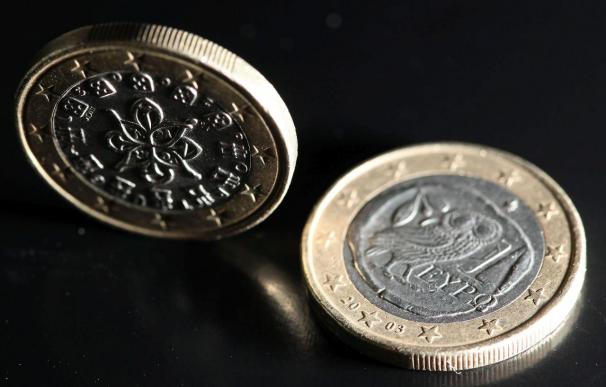 El euro se mantiene en 1,3517 dólares