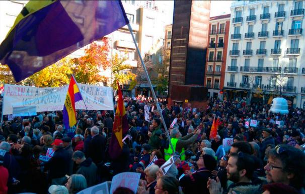Centenares de personas se concentran en Madrid por 'El No a la Guerra'