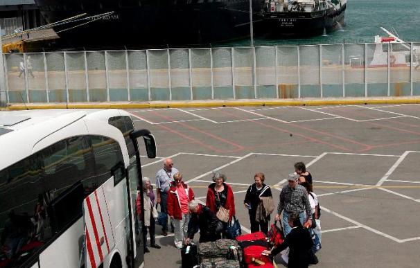 Zarpa el barco con turistas españoles atrapados en Atenas por la huelga
