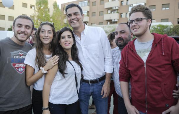 El PSOE se lanza a por el voto de la generación de los 80, que en las encuestas se decanta por Podemos