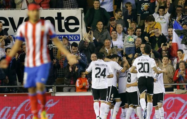 2-0. La solidez del Valencia truncó la racha del Atlético