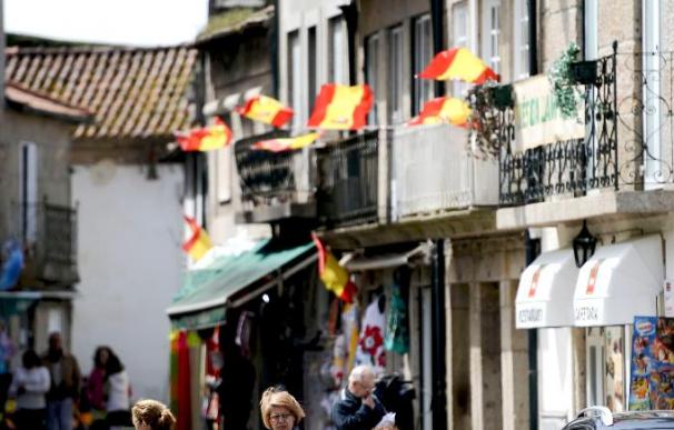 Valença do Minho suspende las protestas pero mantiene las banderas españolas