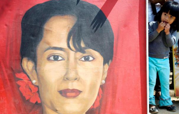 La Nobel de la Paz Suu Kyi acude al hospital por problemas cardíacos