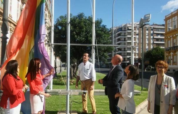 La bandera arco iris ondea en la Diputación como "símbolo de libertad y tolerancia"