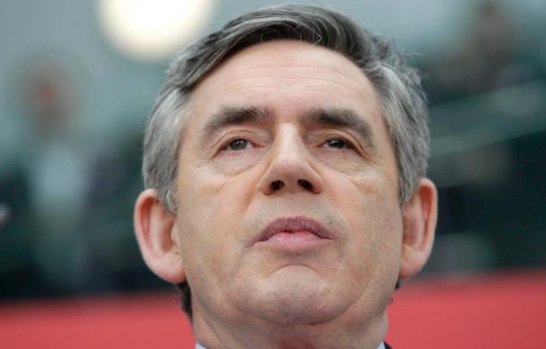 Gordon Brown reconoce que debería haber regulado mejor a la banca