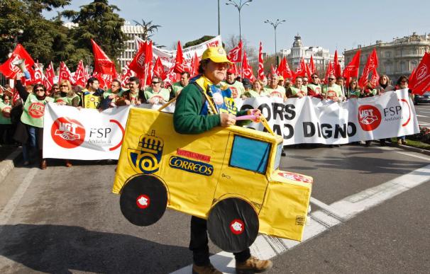 Los trabajadores de Correos se manifestarán hoy contra el 'apagón postal'