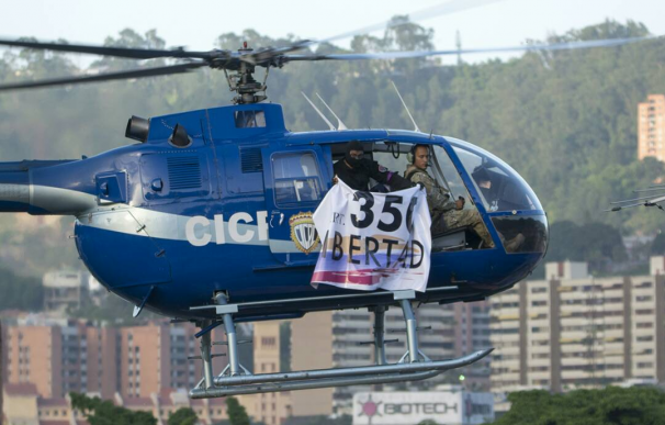 Un helicóptero de la policía científica ataca a balazos el Supremo venezolano